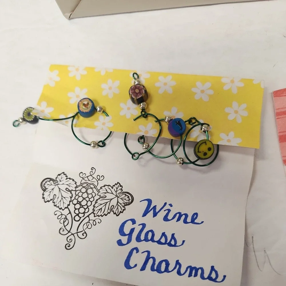 Wine stoppers & Wine Charms New Lot of 3 Stoppers And 12 charms